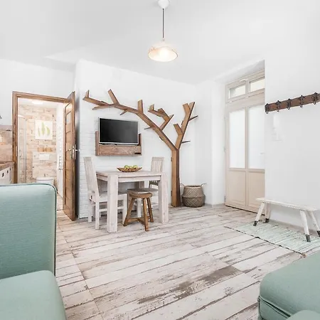 Habitat Apartment *