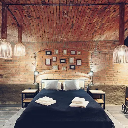 Habitat Apartment *
